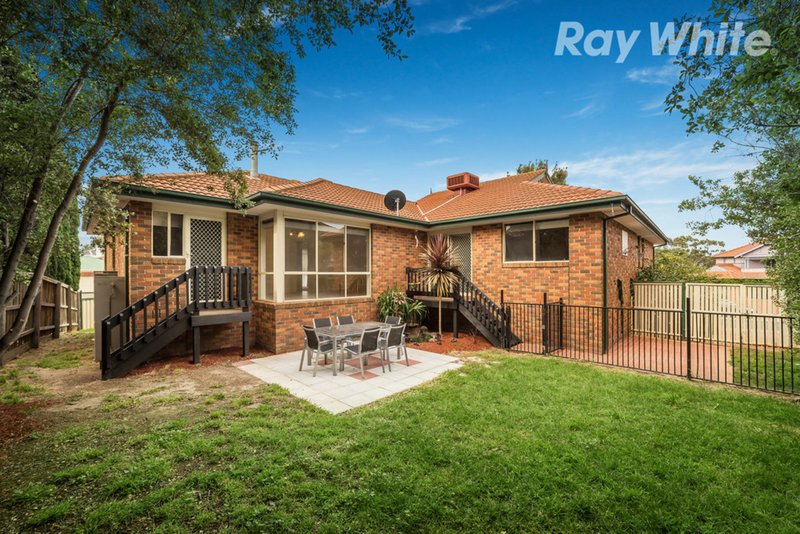 Photo - 19 Montana Way, Mill Park VIC 3082 - Image 8