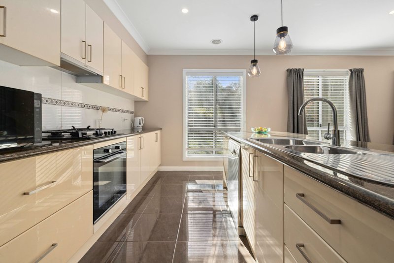 Photo - 19 Montem Street, Bowning NSW 2582 - Image 2