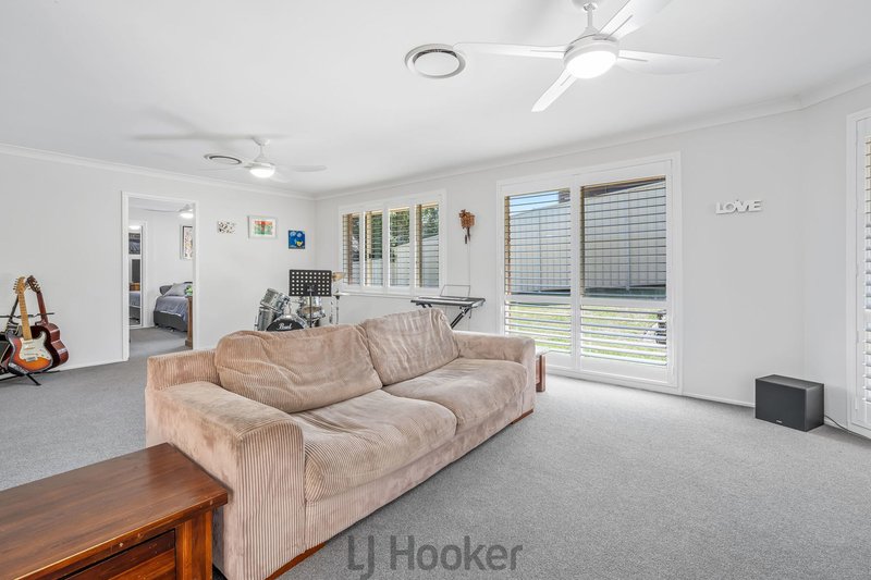 Photo - 19 Mountbatten Place, Valentine NSW 2280 - Image 11