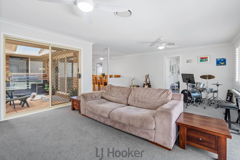 Photo - 19 Mountbatten Place, Valentine NSW 2280 - Image 12