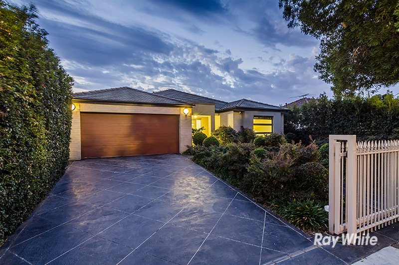 19 Mundaring Drive, Cranbourne VIC 3977