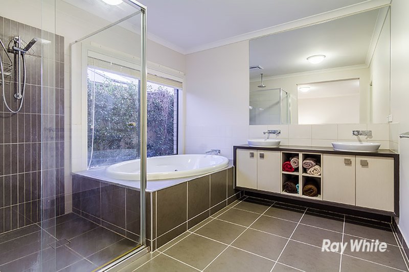 Photo - 19 Mundaring Drive, Cranbourne VIC 3977 - Image 6