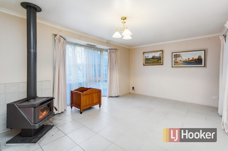 Photo - 19 Nabilla Court, Pakenham VIC 3810 - Image 3