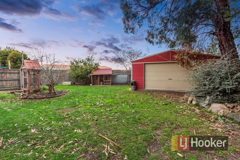 Photo - 19 Nabilla Court, Pakenham VIC 3810 - Image 5