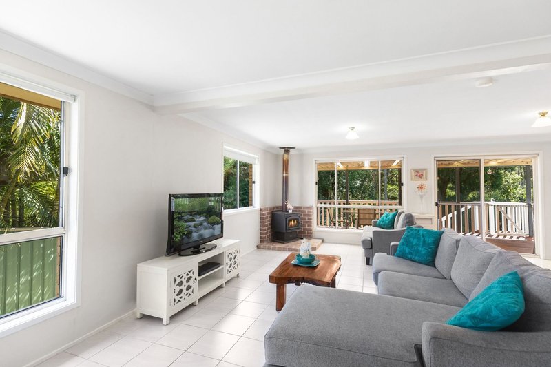 Photo - 19 Narrawa Avenue, Erina NSW 2250 - Image 1