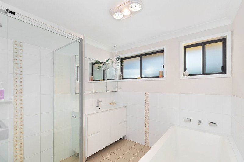 Photo - 19 Narrawa Avenue, Erina NSW 2250 - Image 9