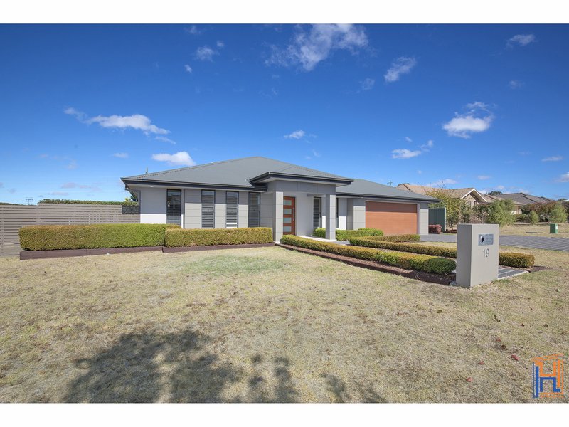 Photo - 19 Netherton Park Avenue, Armidale NSW 2350 - Image 14