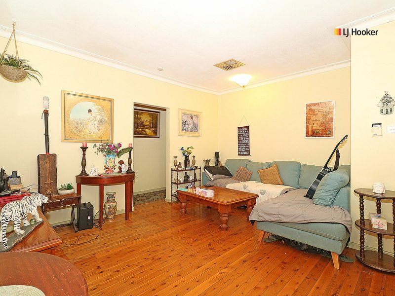 Photo - 19 Nilma Avenue, Mount Austin NSW 2650 - Image 3