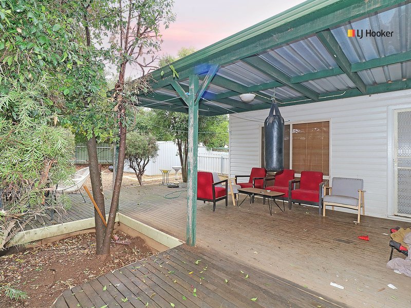 Photo - 19 Nilma Avenue, Mount Austin NSW 2650 - Image 12