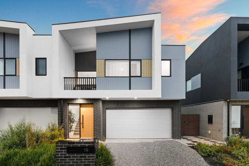 19 Northcote Circuit, Burwood East VIC 3151