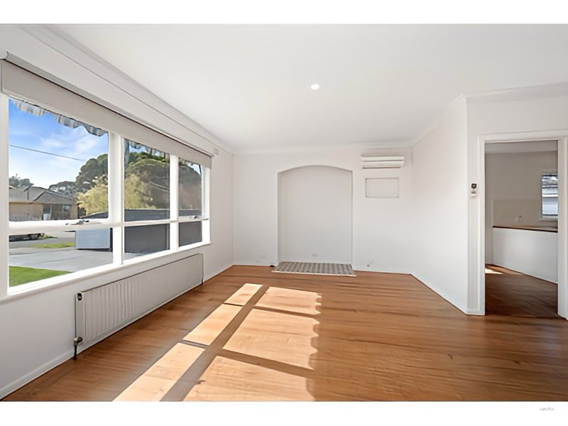 Photo - 19 Nott Street, Belmont VIC 3216 - Image 2