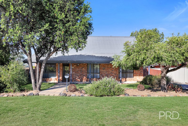 Photo - 19 Nowland Crescent, Tamworth NSW 2340 - Image 1