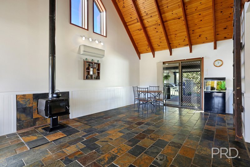 Photo - 19 Nowland Crescent, Tamworth NSW 2340 - Image 5
