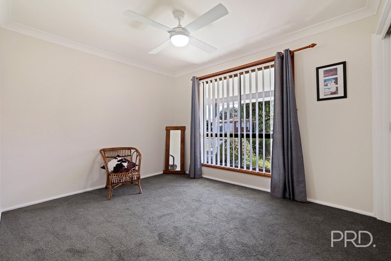 Photo - 19 Nowland Crescent, Tamworth NSW 2340 - Image 13