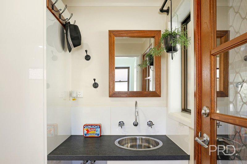 Photo - 19 Nowland Crescent, Tamworth NSW 2340 - Image 17