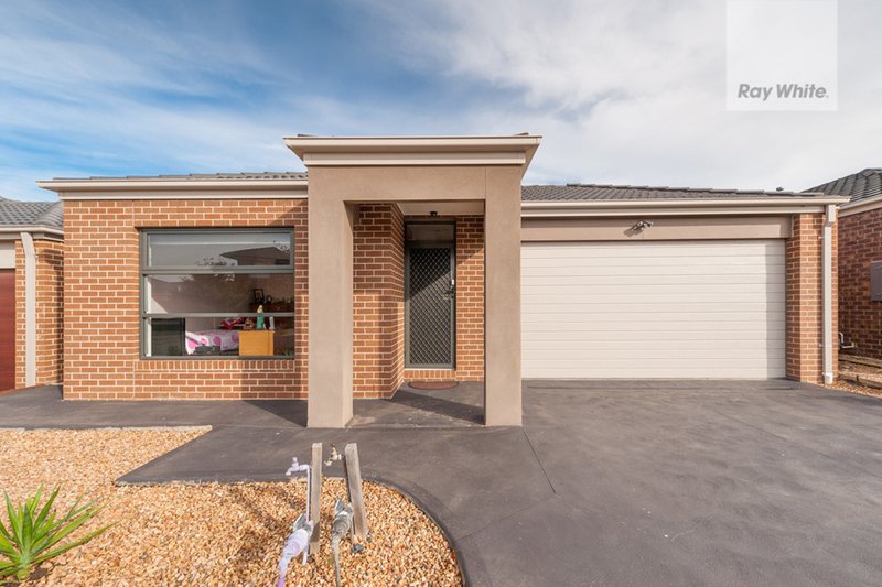 19 Oakgrove Drive, Craigieburn VIC 3064