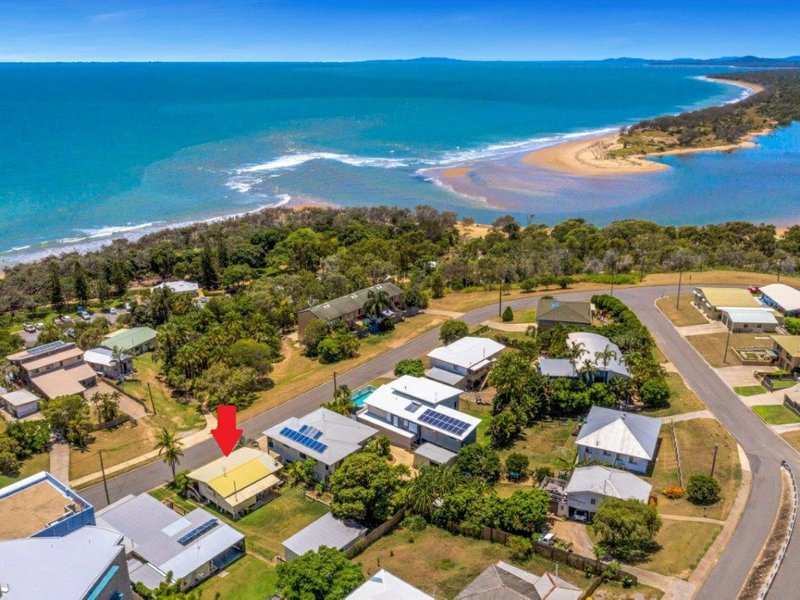 Photo - 19 Ocean Street, Tannum Sands QLD 4680 - Image 14