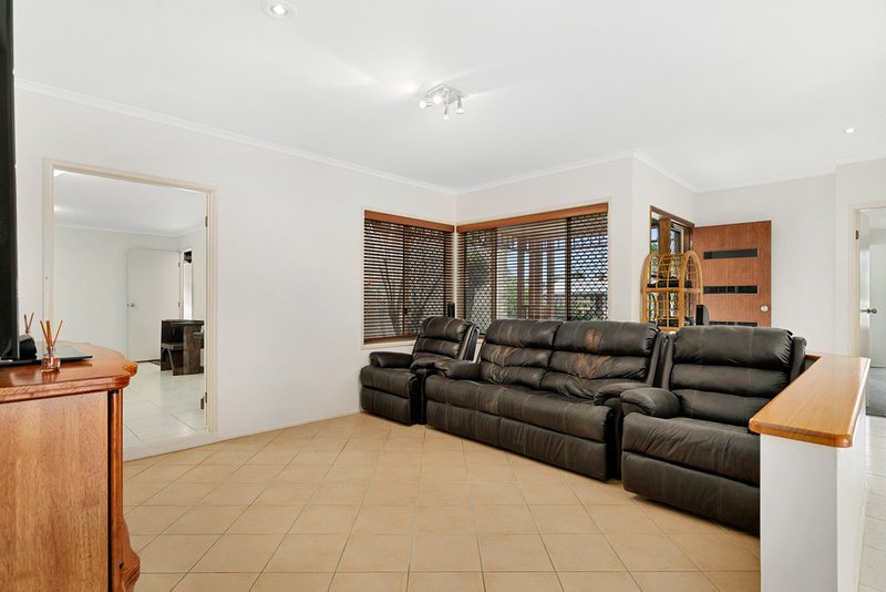 Photo - 19 Oceanview Street, Point Vernon QLD 4655 - Image 10