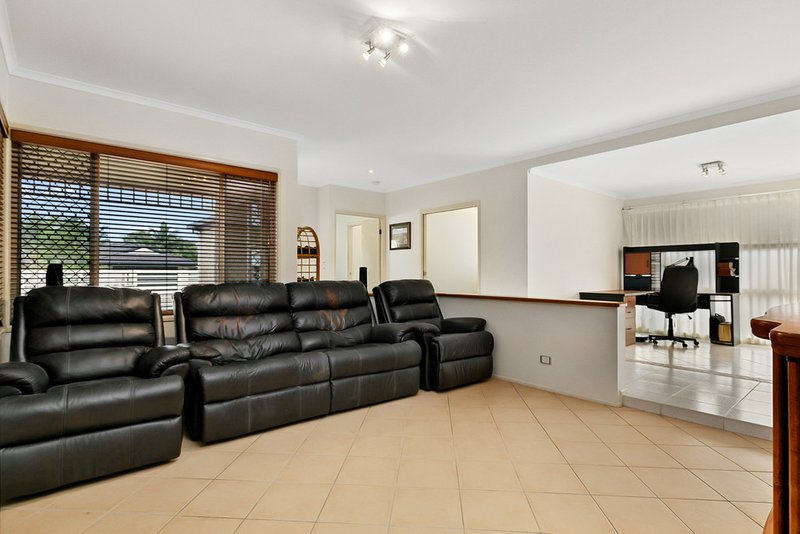 Photo - 19 Oceanview Street, Point Vernon QLD 4655 - Image 11