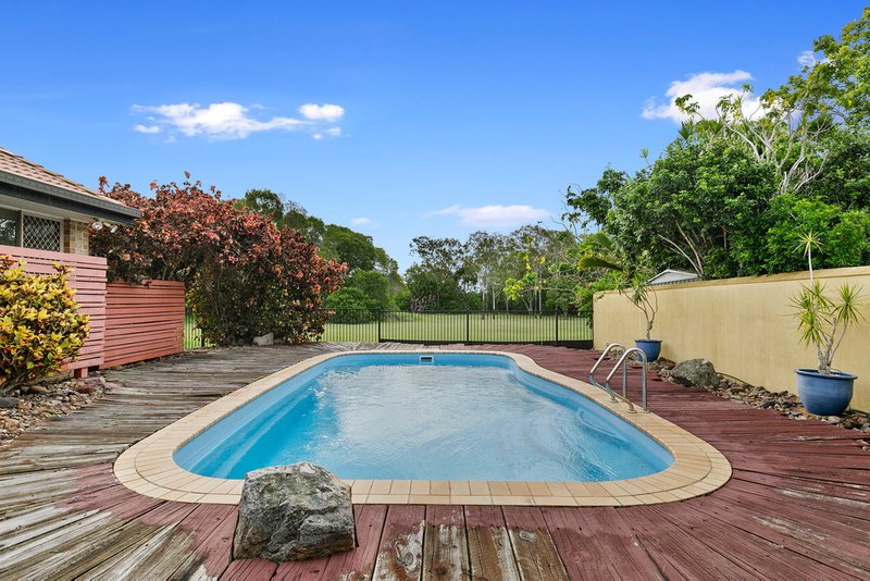 Photo - 19 Oceanview Street, Point Vernon QLD 4655 - Image 25