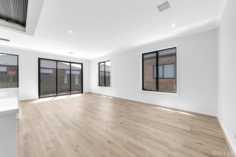 Photo - 19 Ontario Street, Clyde VIC 3978 - Image 2