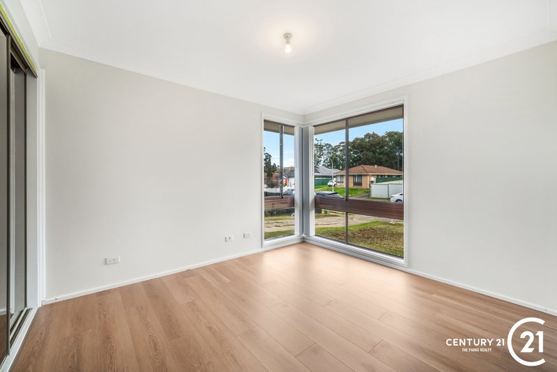Photo - 19 Opal Place, Bossley Park NSW 2176 - Image 8