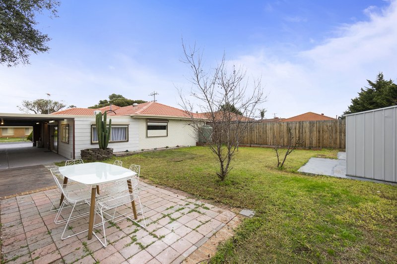 Photo - 19 Oriole Drive, Werribee VIC 3030 - Image 16