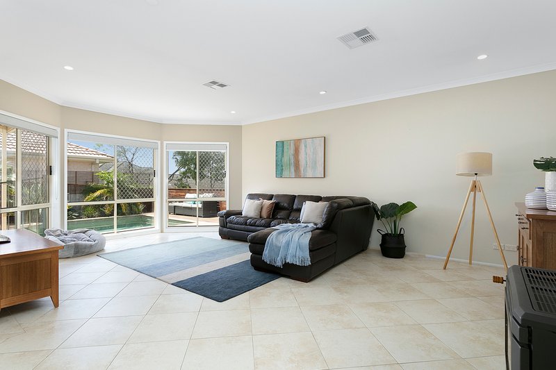 Photo - 19 Orleans Way, Castle Hill NSW 2154 - Image 6