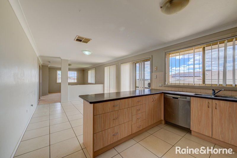 Photo - 19 Orley Drive, Tamworth NSW 2340 - Image 3