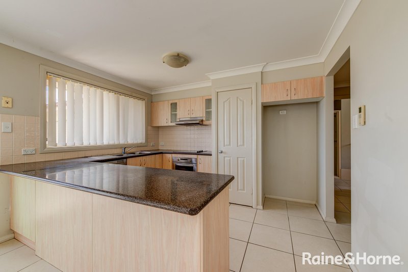 Photo - 19 Orley Drive, Tamworth NSW 2340 - Image 4