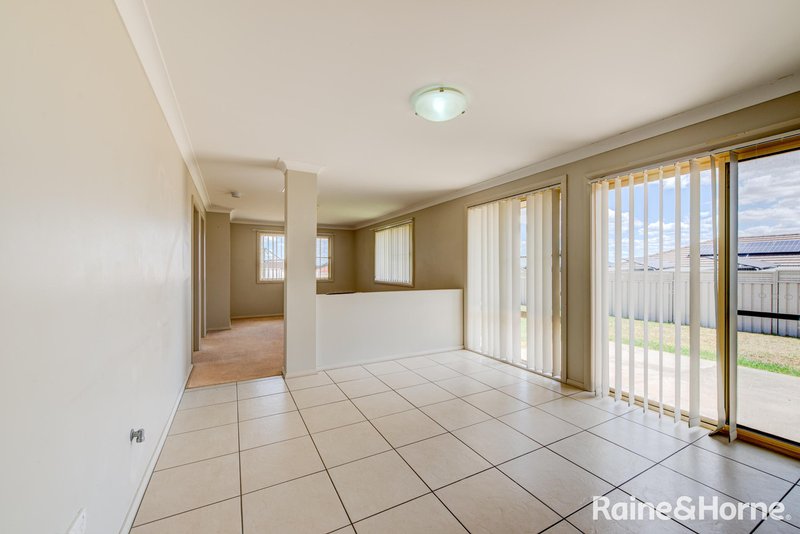 Photo - 19 Orley Drive, Tamworth NSW 2340 - Image 5