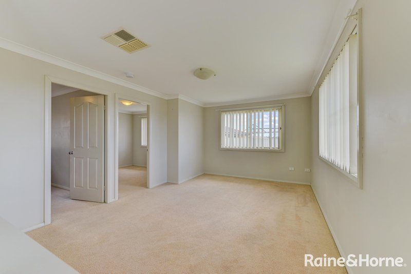 Photo - 19 Orley Drive, Tamworth NSW 2340 - Image 6