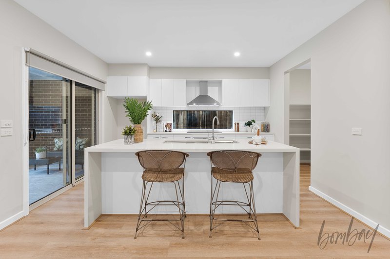 Photo - 19 Oxbow Street, Mickleham VIC 3064 - Image 6