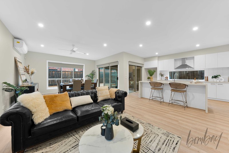 Photo - 19 Oxbow Street, Mickleham VIC 3064 - Image 8