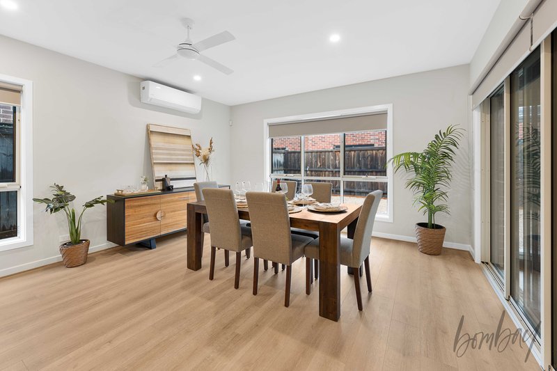 Photo - 19 Oxbow Street, Mickleham VIC 3064 - Image 11