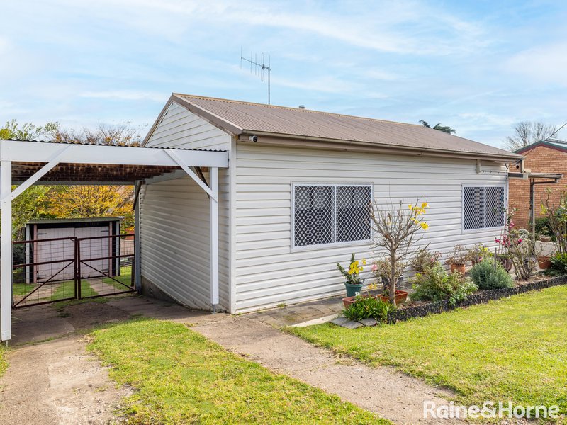 Photo - 19 Pacific Way, West Bathurst NSW 2795 - Image 15