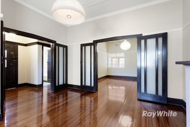 Photo - 19 Paget Street, Hughesdale VIC 3166 - Image 3