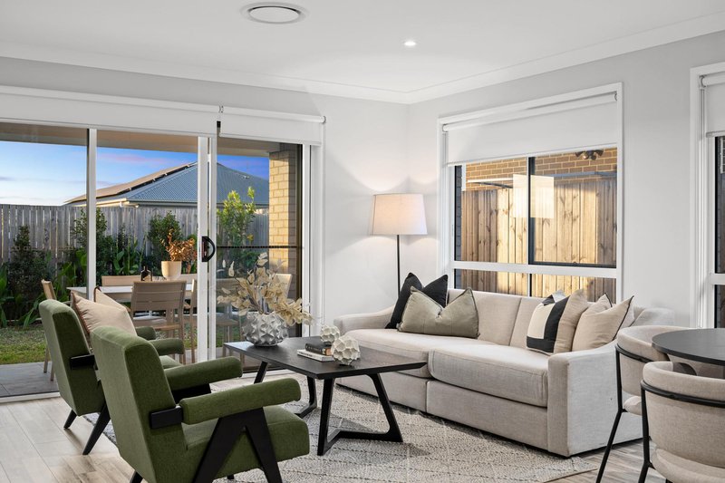 Photo - 19 Palmview Street, Ripley QLD 4306 - Image 5