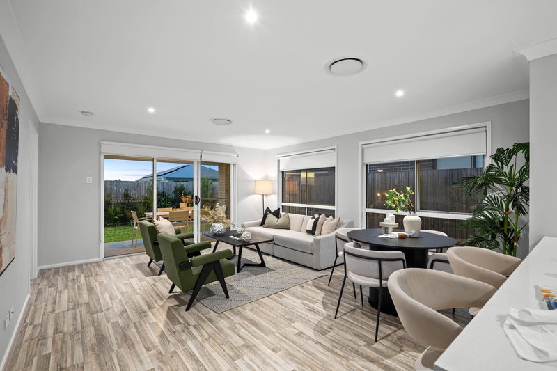 Photo - 19 Palmview Street, Ripley QLD 4306 - Image 6
