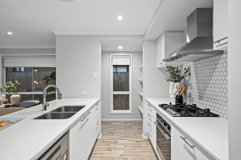 Photo - 19 Palmview Street, Ripley QLD 4306 - Image 8