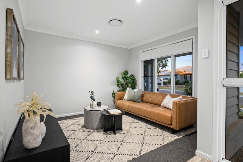 Photo - 19 Palmview Street, Ripley QLD 4306 - Image 10