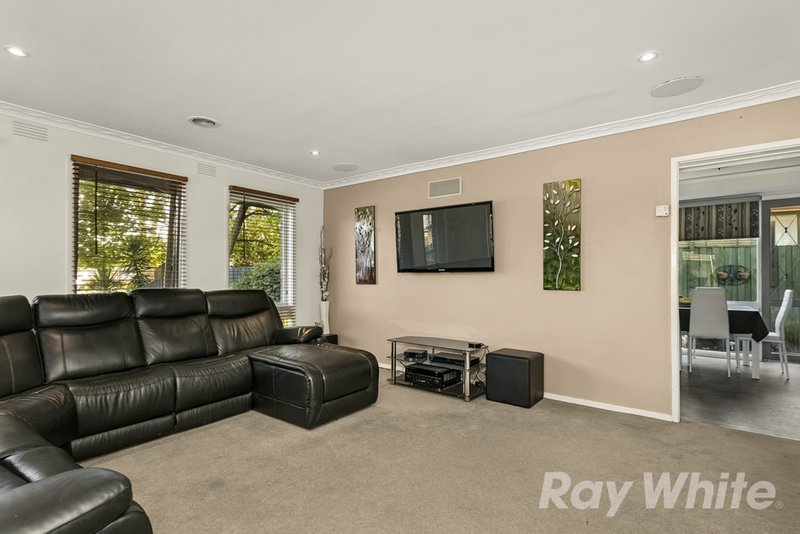 Photo - 19 Pamela Court, Scoresby VIC 3179 - Image 3