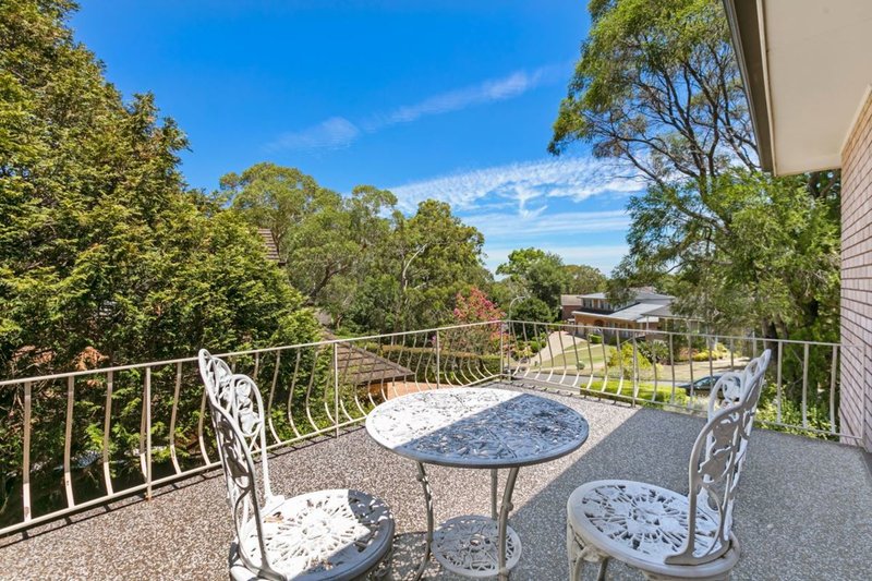 Photo - 19 Panaview Crescent, North Rocks NSW 2151 - Image 3