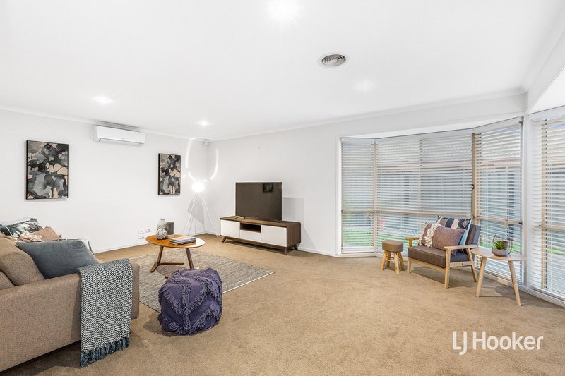 Photo - 19 Pankhurst Promenade, Point Cook VIC 3030 - Image 9