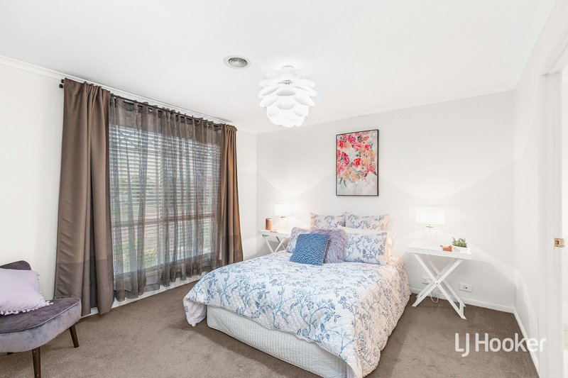 Photo - 19 Pankhurst Promenade, Point Cook VIC 3030 - Image 10