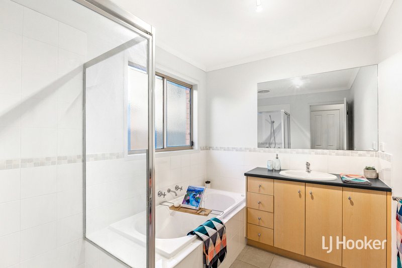 Photo - 19 Pankhurst Promenade, Point Cook VIC 3030 - Image 15