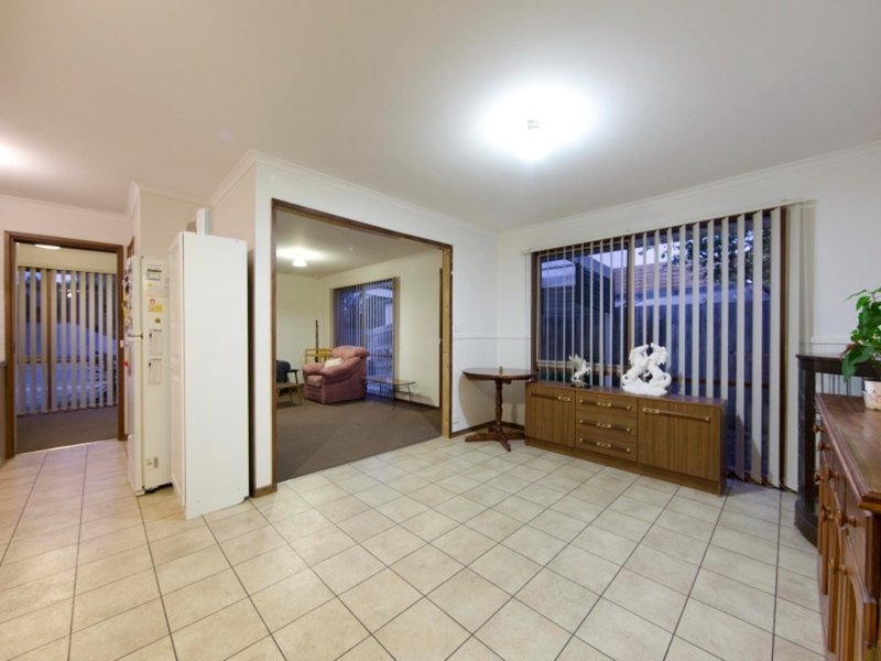 Photo - 19 Paras Drive, Carrum Downs VIC 3201 - Image 7