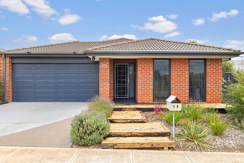 Photo - 19 Park View Drive, Kilmore VIC 3764 - Image 1