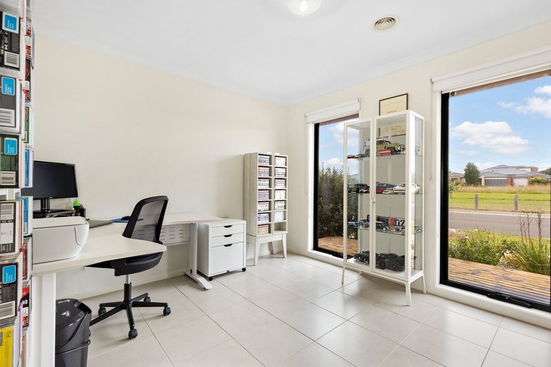 Photo - 19 Park View Drive, Kilmore VIC 3764 - Image 7