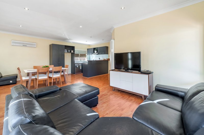 Photo - 19 Parkin Avenue, Caroline Springs VIC 3023 - Image 3